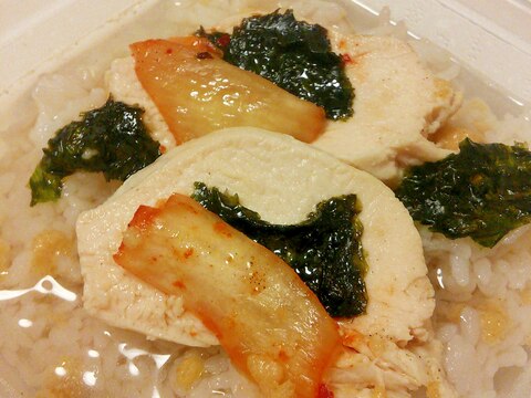 鶏ハムと白菜キムチと韓国海苔の中華スープご飯